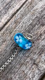 Trollbeads turkooize met witte bloem uniek, 1 bedel, Ophalen of Verzenden, Zo goed als nieuw, Trollbeads