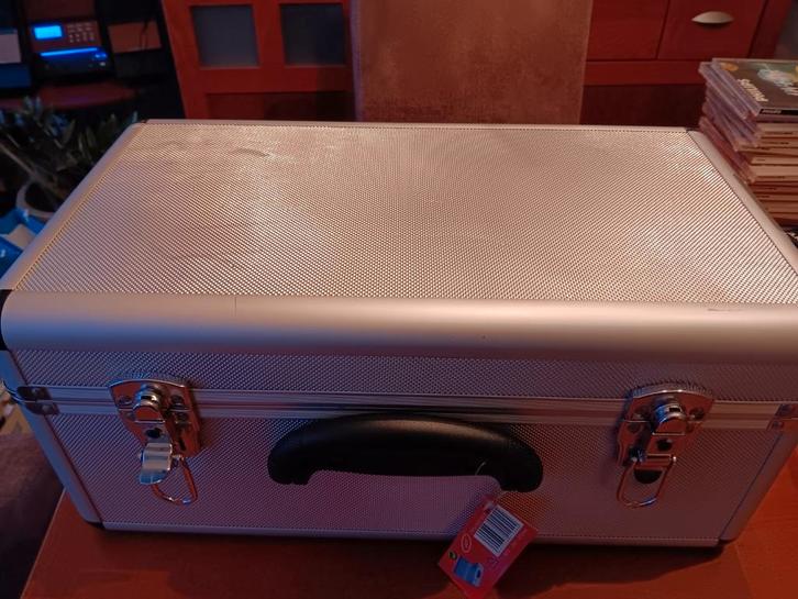 Zilverkleurige metalen Koffer, Sieraden, Tassen en Uiterlijk, Beautycases, Gebruikt, Hardcase, Overige kleuren, Ophalen