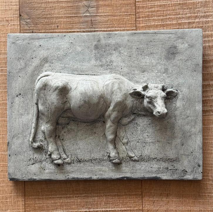 Betonnen Wanddecoratie Reliëf Koe en geit, Huis en Inrichting, Woonaccessoires | Wanddecoraties, Zo goed als nieuw, Ophalen