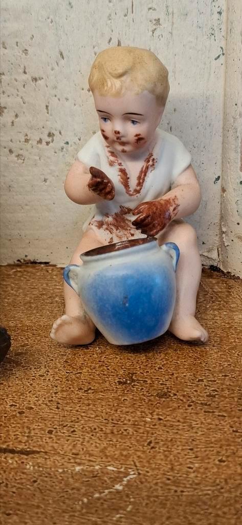 Beeldje, Antiek en Kunst, Antiek | Porselein, Ophalen of Verzenden