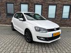 Volkswagen Polo Highline 1.2 TSI 90PK Airco Cruise PDC Navi, Auto's, Volkswagen, Voorwielaandrijving, Zwart, 4 cilinders, Wit