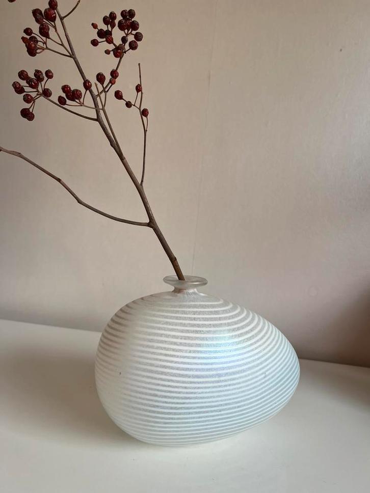 Vintage Kosta Boda ‘Aphrodite’ Asymetrische Vaas B. Vallien, Antiek en Kunst, Kunst | Designobjecten, Ophalen of Verzenden