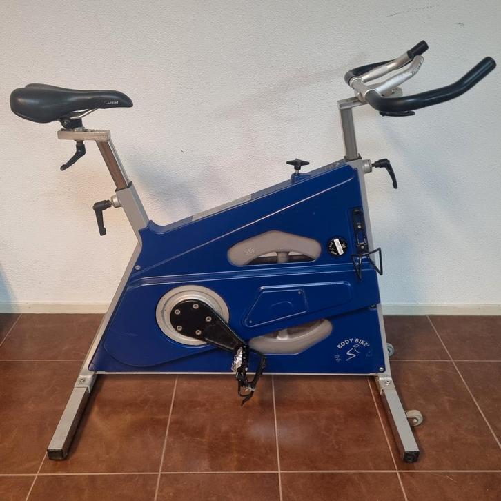 Professionele spinningfiets, Sport en Fitness, Fitnessmaterialen, Gebruikt, Overige typen, Armen, Benen, Borst, Buik, Rug, Ophalen