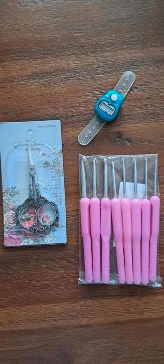 Haakset met accessoires beschikbaar voor biedingen