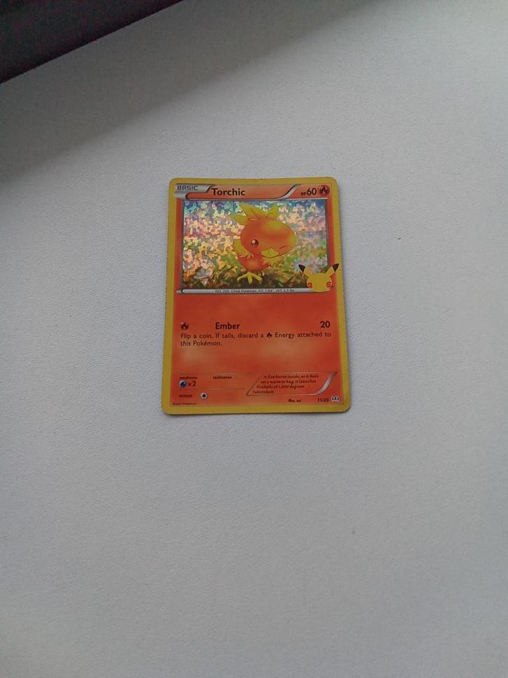 Pokémon Kaart - Torchic Celebrations 11/25, Hobby en Vrije tijd, Verzamelkaartspellen | Pokémon, Zo goed als nieuw, Losse kaart