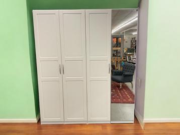 Ikea kledingkast / garderobekast met spiegel - art. 9940