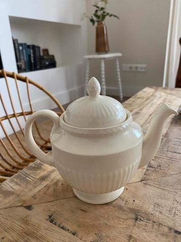 Kleine theepot Wedgwood Edme beschikbaar voor biedingen