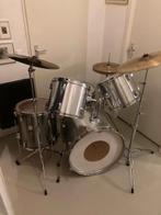Drumkit(Yamaha+Pearl) met hardware +bekkens, moet weg! 375 €, Muziek en Instrumenten, Ophalen, Gebruikt, Yamaha