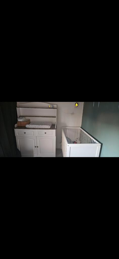 GRATIS commode en ledikant, Huis en Inrichting, Complete inboedels, Ophalen