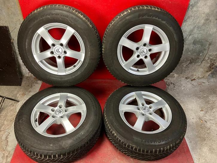 Winterbanden Citroen C4 Aircross 215/70R16, Auto-onderdelen, Banden en Velgen, Banden en Velgen, Winterbanden, 16 inch, 215 mm