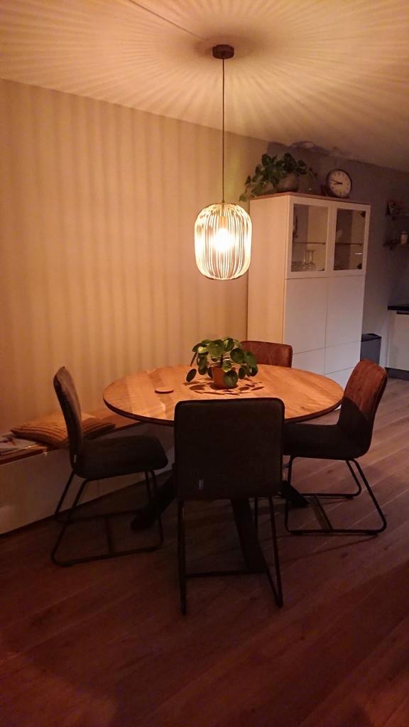 Xooon ronde eettafel met kruispoot, Huis en Inrichting, Tafels | Eettafels, Gebruikt, 100 tot 150 cm, 100 tot 150 cm, Vijf personen of meer