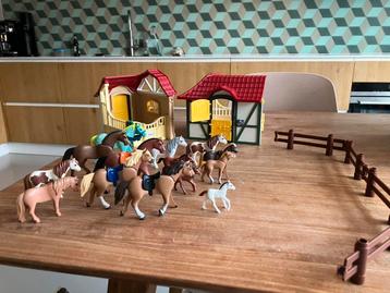 Playmobil paarden, veulens en stallen beschikbaar voor biedingen