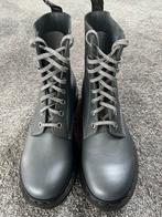 DR MARTENS The Original zilver grijs maat 40, Kleding | Dames, DR Martens, Grijs, Zo goed als nieuw, Sneakers of Gympen