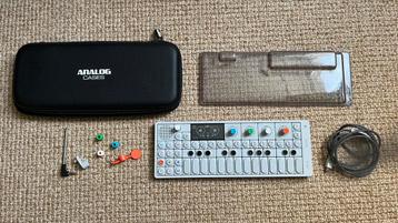 Teenage Engineering OP-1 met toebehoren beschikbaar voor biedingen