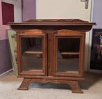 Oma's Theekastje met Glazen Deuren, Ophalen