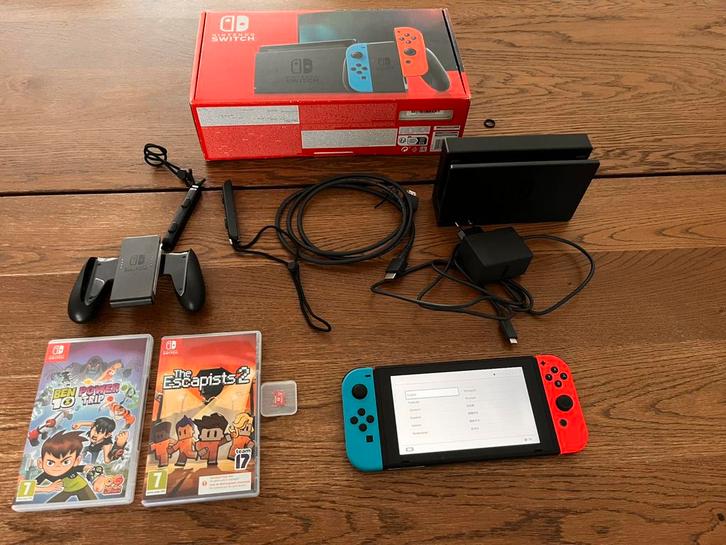 Nintendo Switch Console (2022) + 2 Games & 128GB SD Card, Spelcomputers en Games, Spelcomputers | Nintendo Switch, Gebruikt, Switch 2019 Upgrade