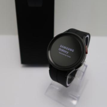Samsung Galaxy Watch 5 Pro 45mm GPS | in Zeer Nette Staat beschikbaar voor biedingen