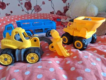 3 Voertuigen voor Jonge Kinderen - Zo Goed Als Nieuw! beschikbaar voor biedingen