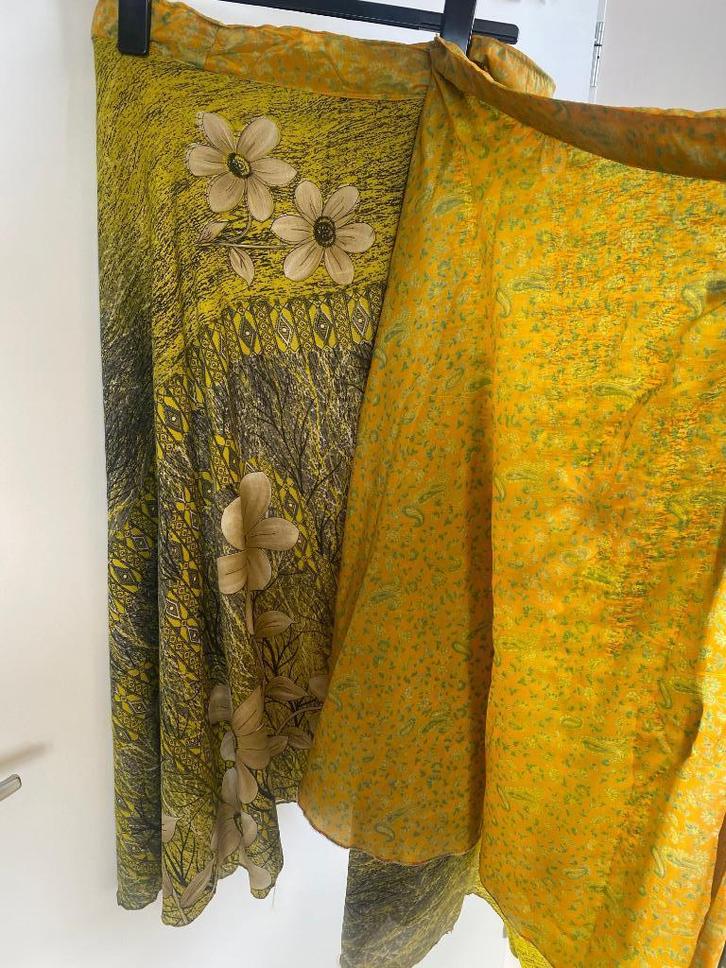 Zijden wikkelrok XXL / XXXL, Kleding | Dames, Rokken, Zo goed als nieuw, Maat 46/48 (XL) of groter, Onder de knie, Ophalen of Verzenden