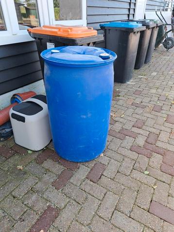 Gratis Kunststof Ton - Zeepresten beschikbaar voor biedingen