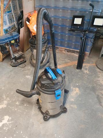 Nat- en droogstofzuiger – 1200 W, 30 liter beschikbaar voor biedingen