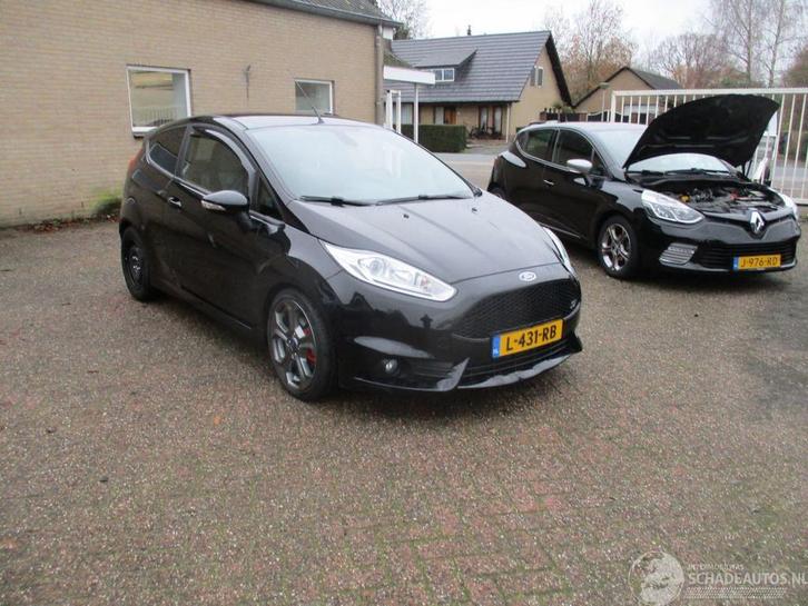 Ford Fiesta 1.6 ST2 (bj 2015), Auto diversen, Schadeauto's, Ford, Handgeschakeld, Benzine, Hatchback, Zwart