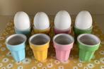 8 eierdopjes in vrolijke lente-kleuren., Overige typen, Nieuw, Ophalen of Verzenden, Overige stijlen