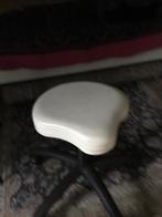 Te koop kruk op wielen, Ophalen, Zo goed als nieuw, Zwart, Handen en Nagels