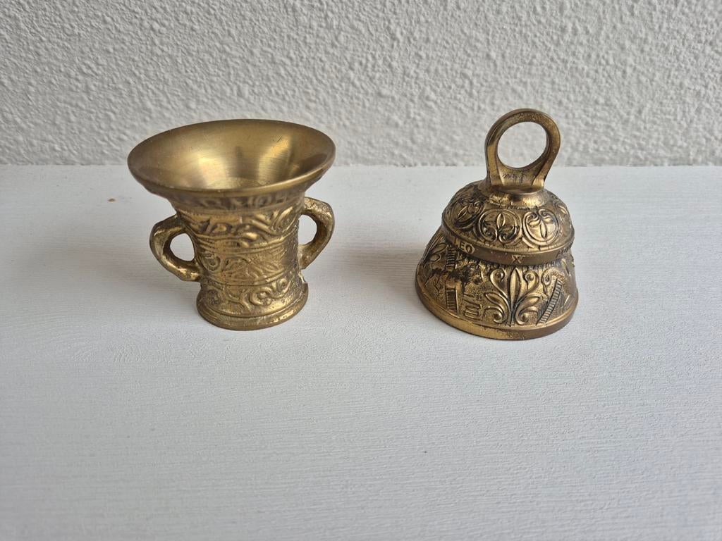 Koper / Messing Vijzel, incl Stamper en Bel (+/- 9cm hoog), Ophalen of Verzenden