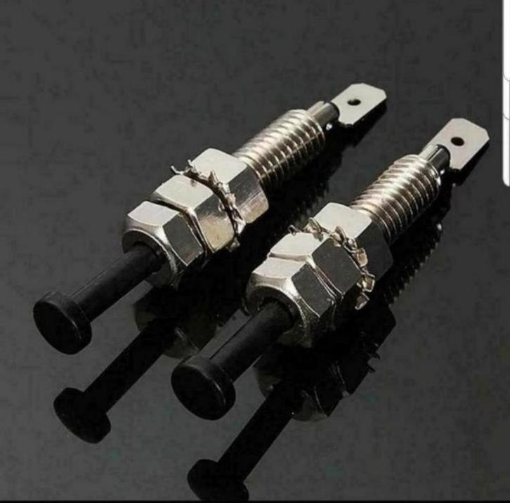 2 Stuks Hood Deur Pin Schakelaar Verstelbare €5,00, Auto diversen, Auto-accessoires, Ophalen of Verzenden