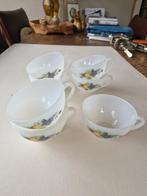 Set van 7 grote thee-/ soepkopjes arcopal France., Huis en Inrichting, Keuken | Servies, Overige materialen, Ophalen of Verzenden