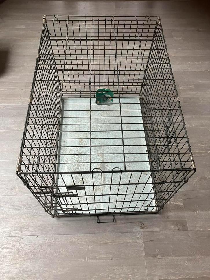 Mooie hondenbench 88x60x66 cm., Dieren en Toebehoren, Hondenbenches, Zo goed als nieuw, Ophalen