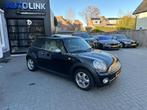 Mini Mini 1.6 Cooper | PANO | LEER | CRUISE | NW APK |, Voorwielaandrijving, Gebruikt, Beige, 4 cilinders