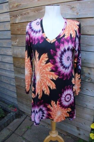 Tuniek zwart/ paars/ Oranje Magna mt 40/42 Vaste prijs AANBI, Maat 38/40 (M), Paars, Ophalen of Verzenden, Magna