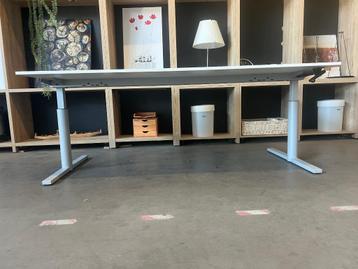 Gispen TM bureau met slinger 200x120xH62-86 cm, 12 stuks - afbeelding 6