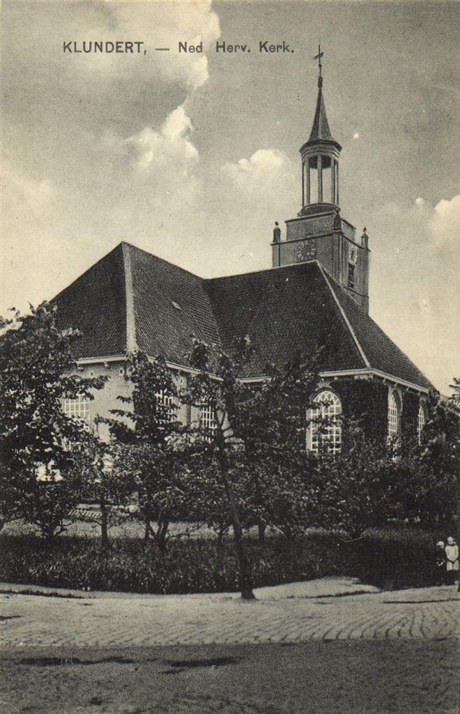 Klundert, - Ned. Herv. Kerk. - kinderen - ongelopen, Verzamelen, Ansichtkaarten | Nederland, Ongelopen, Overijssel, Voor 1920