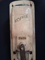 antieke wandkoffiemolen, Antiek en Kunst, Curiosa en Brocante, Ophalen of Verzenden