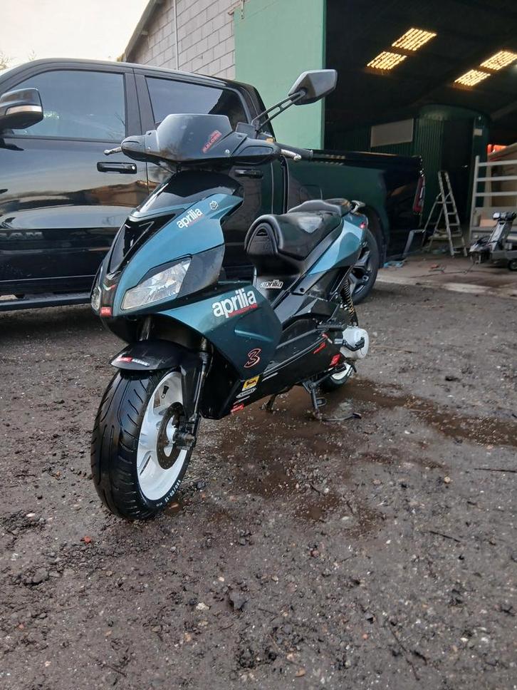 Aprilia SR Factory, Fietsen en Brommers, Scooters | Aprilia, Gebruikt, SR 50, Maximaal 45 km/u, Tweetakt, Ophalen