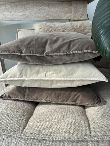 IB Laurens velvet kussens. Taupe en Beige NIEUW beschikbaar voor biedingen