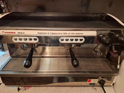 3x Faema E98 RE Espressomachine + 3 Pro Koffiemolens, Witgoed en Apparatuur, Koffiezetapparaten, Zo goed als nieuw, Gemalen koffie