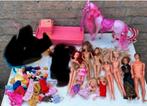Lotje van diverse barbie Mantel/simbu poppen, paard en ander, Kinderen en Baby's, Speelgoed | Poppen, Ophalen of Verzenden, Gebruikt