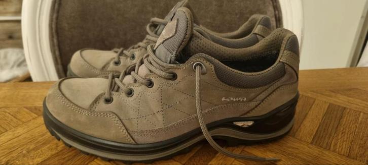 Lowa Wandelschoenen - Zo goed als nieuw, Kleding | Dames, Schoenen, Zo goed als nieuw, Ophalen of Verzenden