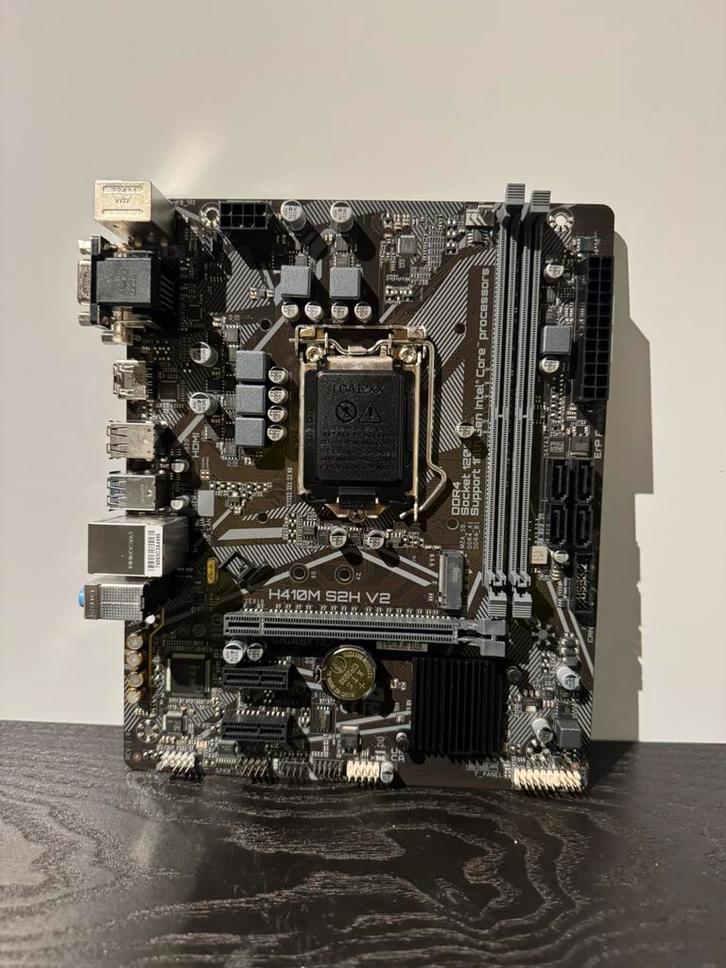 Gigabyte H410M S2H V2 Moederbord! Zie beschrijving!, Computers en Software, Moederborden, Zo goed als nieuw, Intel, DDR4, Ophalen of Verzenden