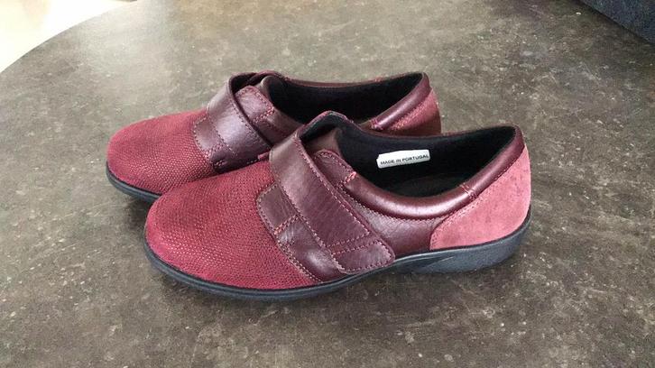 Damesschoen/pantoffel maat 6 (40), Kleding | Dames, Schoenen, Nieuw, Overige typen, Rood, Ophalen of Verzenden