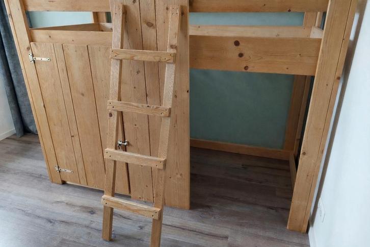 Houten hoogslaper, bed kind, Kinderen en Baby's, Kinderkamer | Stapelbedden en Hoogslapers, Hoogslaper, Ophalen