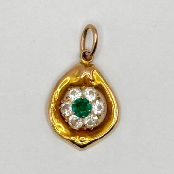 Vintage Gold Pendant with Emerald and Diamond Accents beschikbaar voor biedingen
