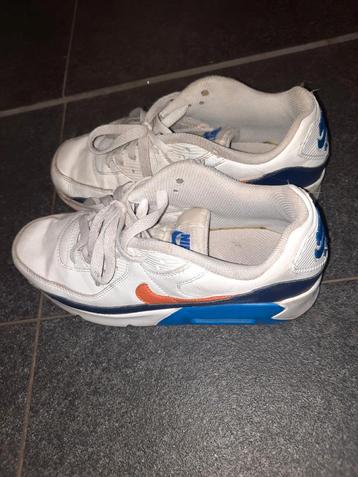 Jongens merkschoenen maat 39 beschikbaar voor biedingen
