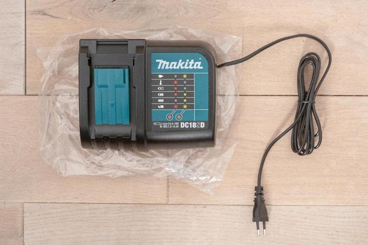 Makita DC18SD Li-ion oplader / acculader / lader 14,4v 18v, Doe-het-zelf en Verbouw, Gereedschap | Machine-onderdelen en Toebehoren