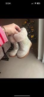 UGG laarzen maat 23,5, Kinderen en Baby's, Kinderkleding | Schoenen en Sokken, UGG, Meisje, Ophalen of Verzenden, Laarzen