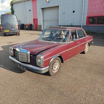 Project Mercedes-Benz W114 2.8 250 1970 Rood beschikbaar voor biedingen